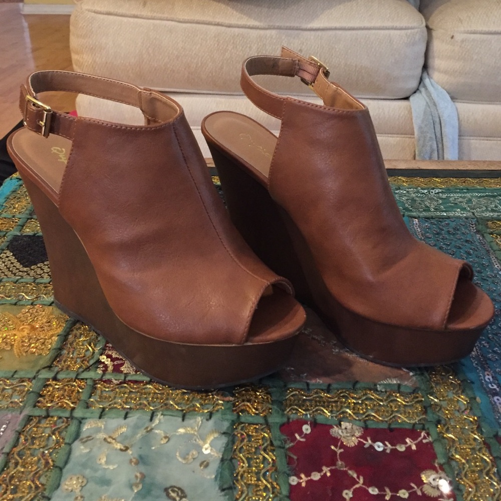 Qupid peep toe wedge booties